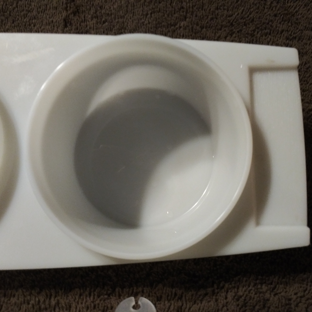 Vinyage Tupperware Condiment Server - Picture 2 of 6